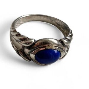 Men’s or women’s sterling silver lapis lazuli ring